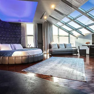  Daire Diamond Suites, Philian And