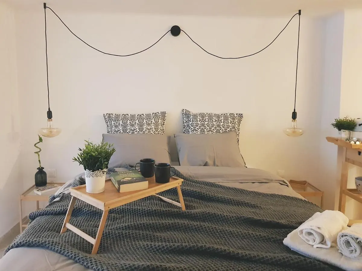 Loui Navarinou Comfy Apartment Thessaloniki Greece
