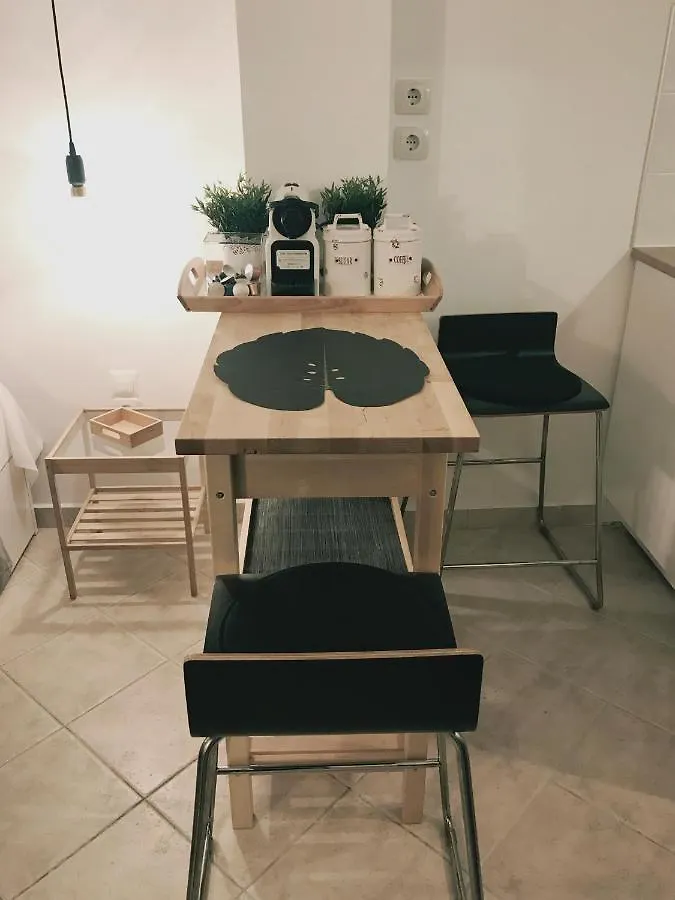 Loui Navarinou Comfy Apartment Thessaloniki Greece